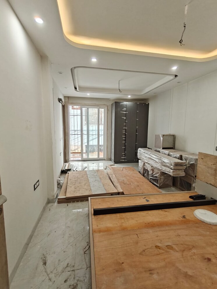 Living Room, sector 27 4 Bedroom 3267 Sq.Ft. Builder Floor In Sector 27 Gurgaon 9429580