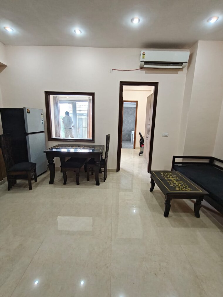 Living Room, sector 27 4 Bedroom 3267 Sq.Ft. Builder Floor In Sector 27 Gurgaon 9429580