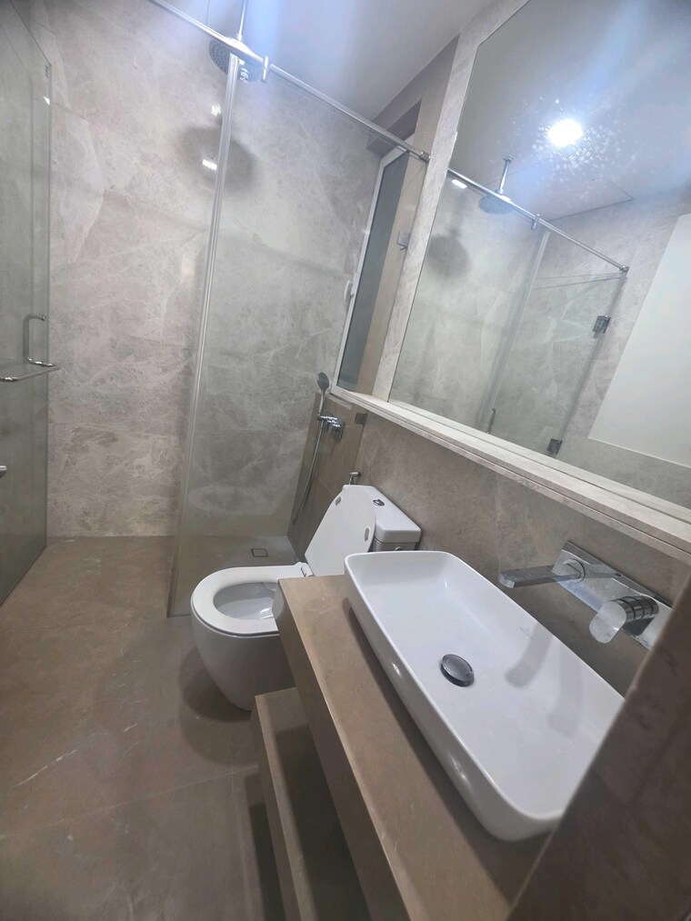 Bathroom, indiabulls-blu 2 Bedroom 890 Sq.Ft. Apartment In Worli Mumbai 9429812