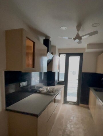 Kitchen in 3 BHK Builder Floor at Sector 43 – for Rent