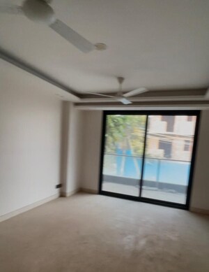 Room in 3 BHK Builder Floor at Sector 43 – for Rent