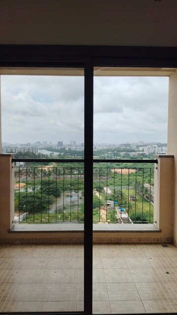 Room in 3 BHK Apartment at Sobha Palm Courts, Kogilu – for Rent