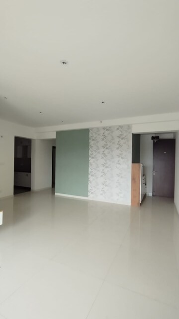 Room in 3 BHK Apartment at Sobha Palm Courts, Kogilu – for Rent