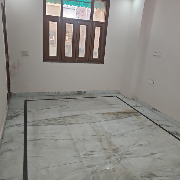 Room, dahisar east 2 Bedroom 699 Sq.Ft. Builder Floor In Dahisar East Mumbai 9430180