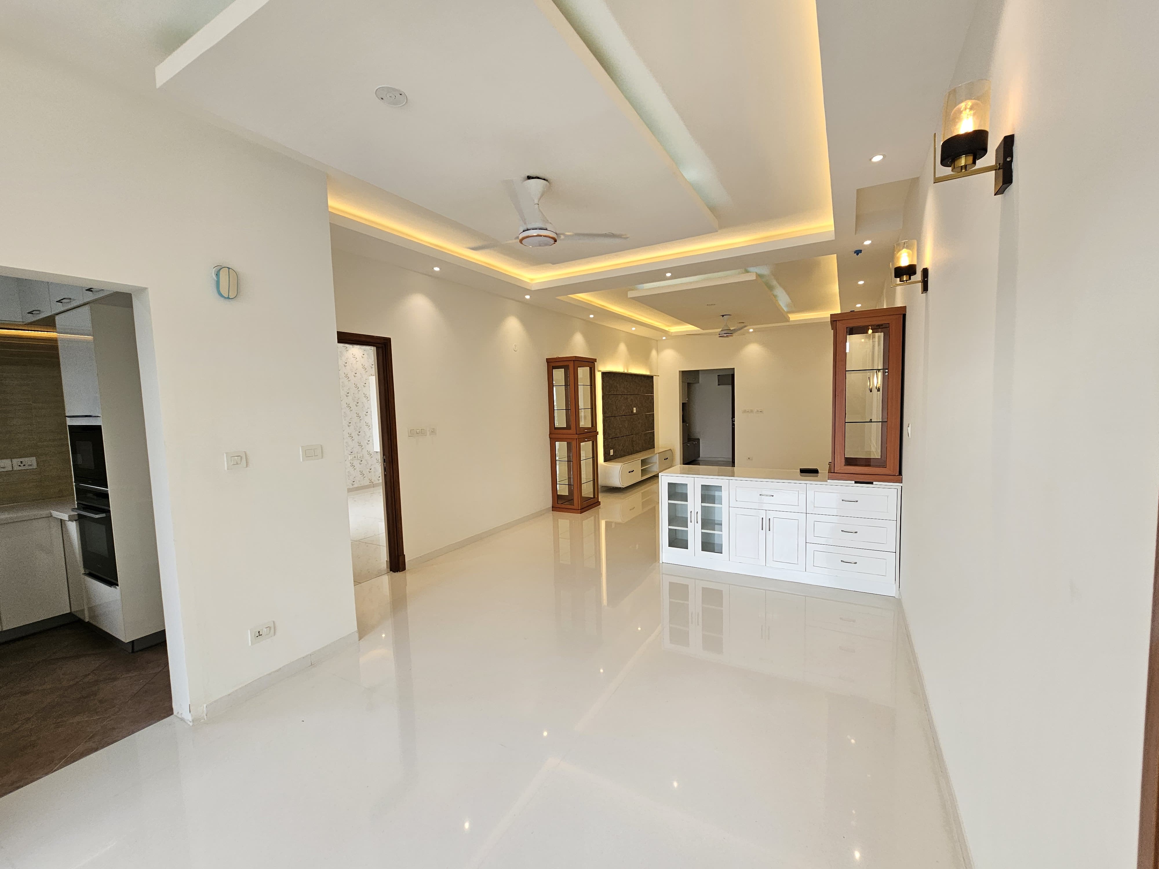 3 BHK + Servant Room Apartment For Rent in Sobha Indraprastha
