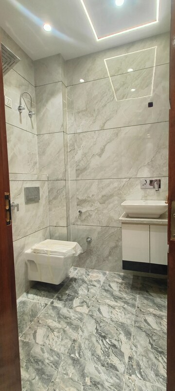 Bathroom in 4 BHK Builder Floor at Rohini Sector 28 – for Sale