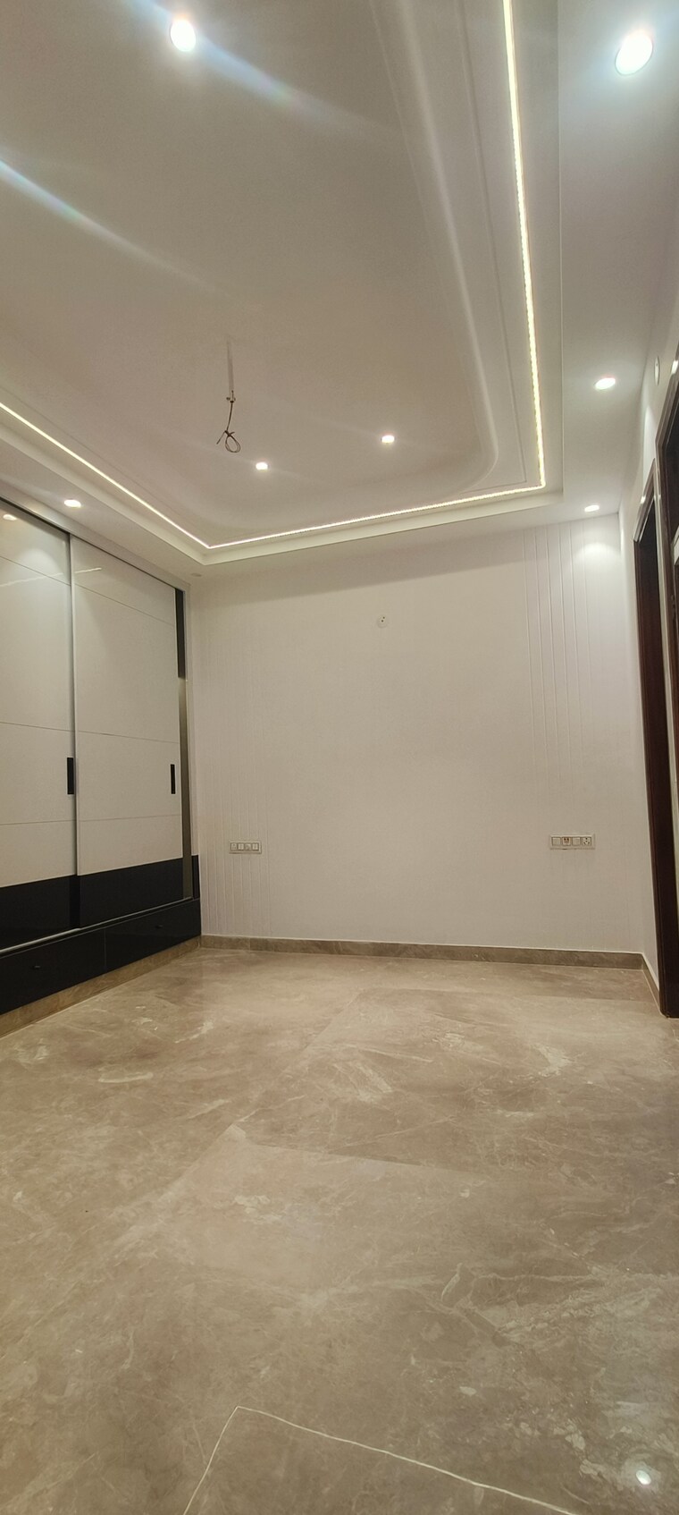 Room, rohini sector 28 4 Bedroom 120 Sq.Mt. Builder Floor In Rohini Sector 28 Delhi 9430029