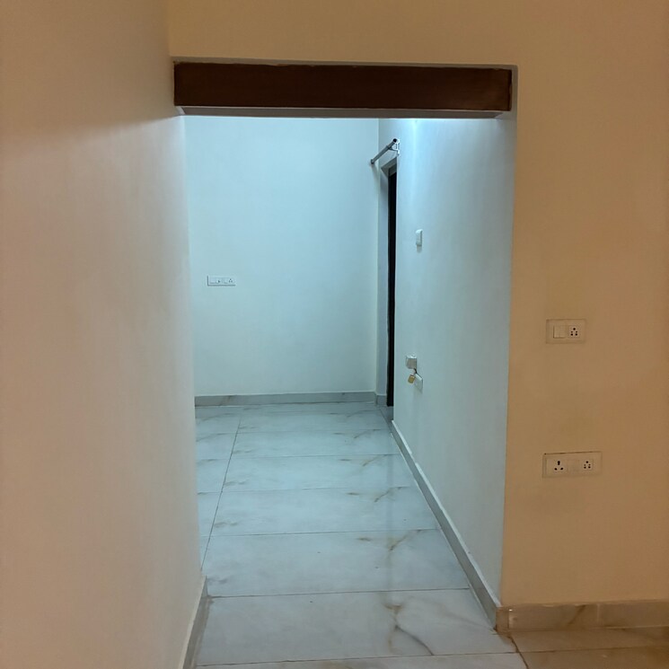 Room, rwa-apartments-sector-37 4 Bedroom 2500 Sq.Ft. Independent House In Arun Vihar Noida 9429995