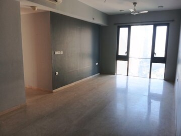 Room in 3 BHK Apartment at Lodha The Park, Worli – for Rent