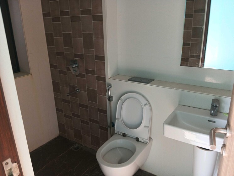 Bathroom, lodha-the-park 3 Bedroom 1111 Sq.Ft. Apartment In Worli Mumbai 9430040