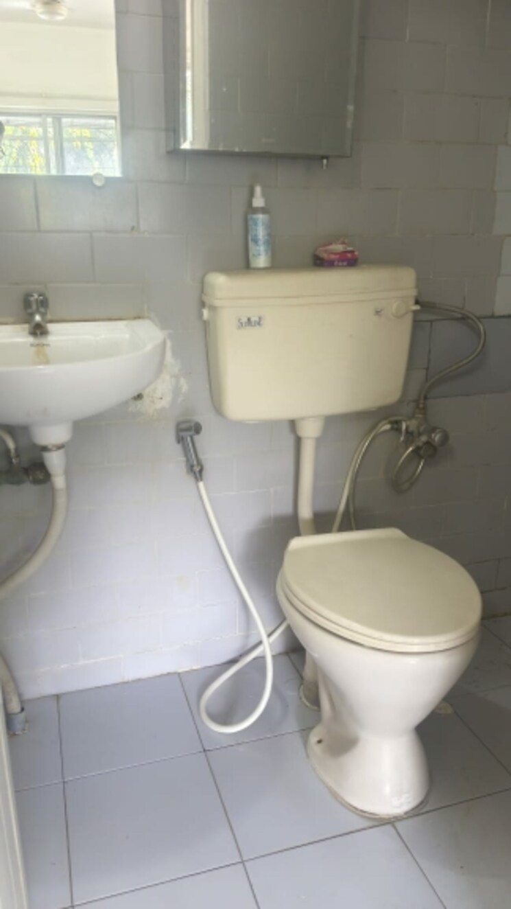 Master Bedroom, jal-vayu-vihar-apartments 3 Bedroom 1300 Sq.Ft. Apartment In Powai Mumbai 9430150