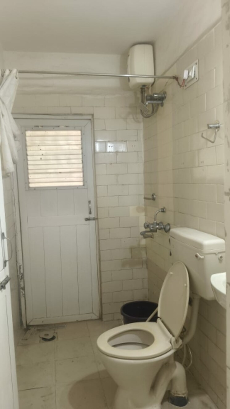 Bathroom, jal-vayu-vihar-apartments 3 Bedroom 1300 Sq.Ft. Apartment In Powai Mumbai 9430150