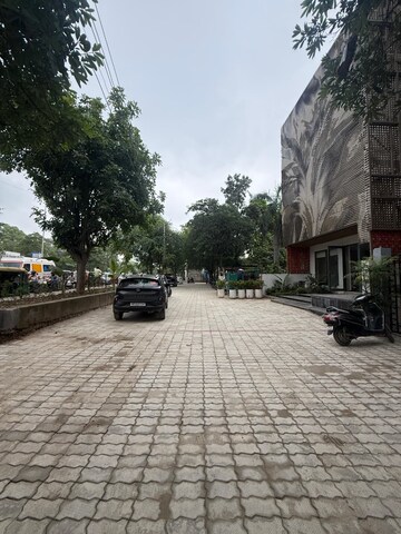 Parking in 1 RK Builder Floor at Sector 43 – for Rent