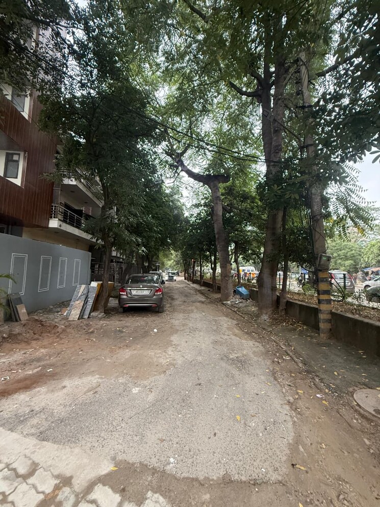  Parking, sector 43 1 RK 179 Sq.Yd. Builder Floor In Sector 43 Gurgaon 9430067