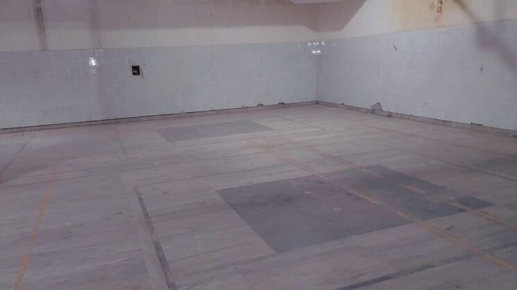 Room, sector 63 Commercial Office Space 17000 Sq.Ft. In Sector 63 Noida 9430328