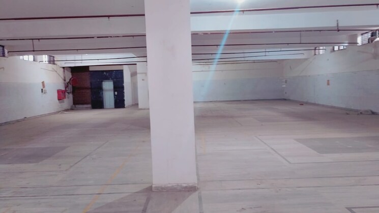 Room, sector 63 Commercial Office Space 17000 Sq.Ft. In Sector 63 Noida 9430328