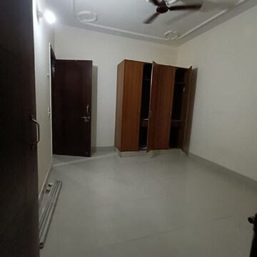 Room in 2 BHK Builder Floor at Palam Vihar Residents Association, Palam Vihar – for Rent