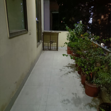 Balcony in 2 BHK Builder Floor at Palam Vihar Residents Association, Palam Vihar – for Rent