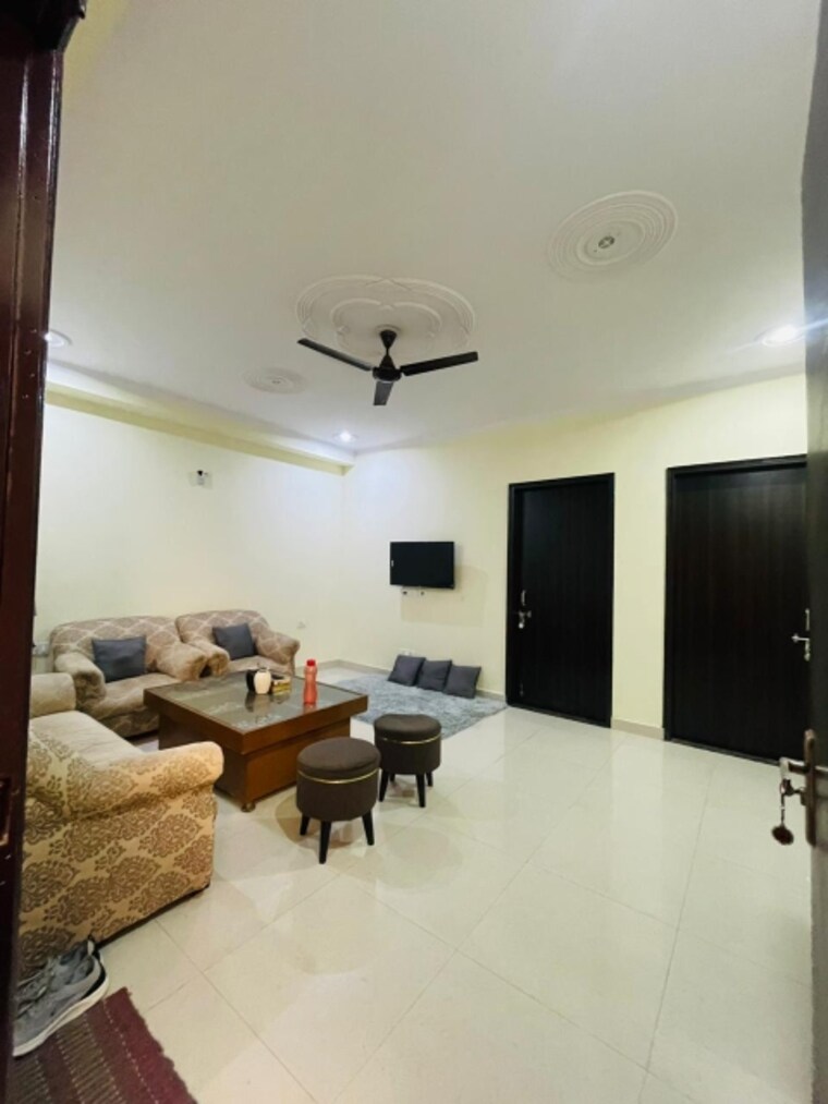 Master Bedroom, sector 43 2 Bedroom 161 Sq.Yd. Builder Floor In Sector 43 Gurgaon 9430553