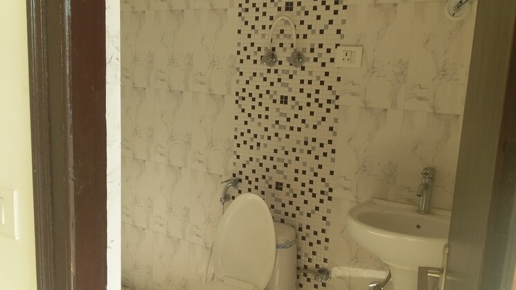 Bathroom, supertech-czar-villa 2 Bedroom 1070 Sq.Ft. Apartment In Omicron I Greater Noida Greater Noida 9430488