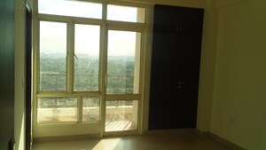 Room in 2 BHK Apartment at Supertech Czar Villa, Omicron I Greater Noida – for Rent