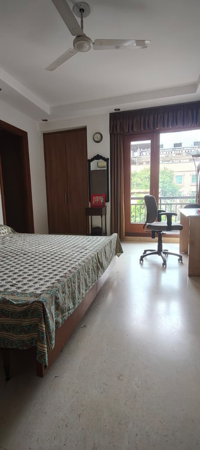 Bedroom, safdarjung enclave 4 Bedroom 500 Sq.Yd. Builder Floor In Safdarjung Enclave Delhi 9430561