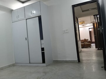 Room in 3 BHK Builder Floor at Paryavaran Complex – for Rent