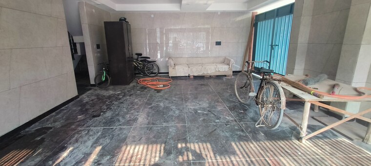  Parking, rohini sector 24 3 Bedroom 78 Sq.Mt. Builder Floor In Rohini Sector 24 Delhi 9430747