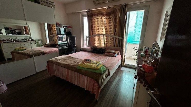 Bedroom, emaar-the-palm-drive-palm-studios 3.5 Bedroom 3800 Sq.Ft. Apartment In Sector 66 Gurgaon 9430585