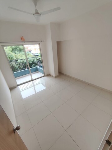 Room in 2 BHK Apartment at Kumar Primrose, Kharadi – for Rent