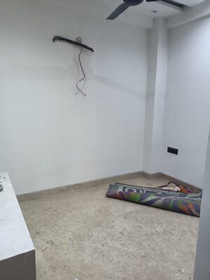 Room in 3 BHK Builder Floor at Jagriti Enclave – for Rent