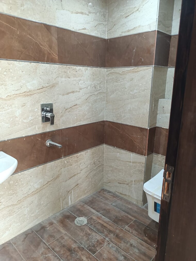 Kitchen, jagriti enclave 3 Bedroom 950 Sq.Ft. Builder Floor In Jagriti Enclave Delhi 9430748