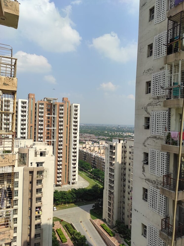 Exterior View, supertech-czar-suites 2 Bedroom 1085 Sq.Ft. Apartment In Omicron I Greater Noida Greater Noida 9430598