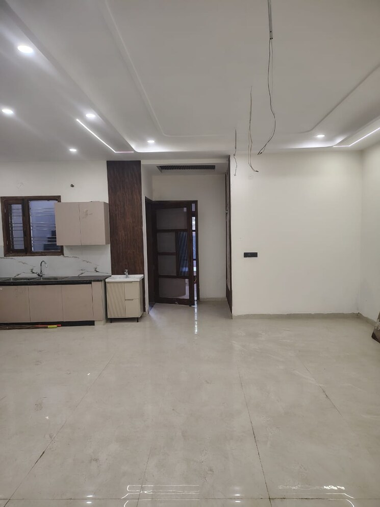 Room, dhakoli 6 Bedroom 215 Sq.Ft. Independent House In Dhakoli Zirakpur 9430703