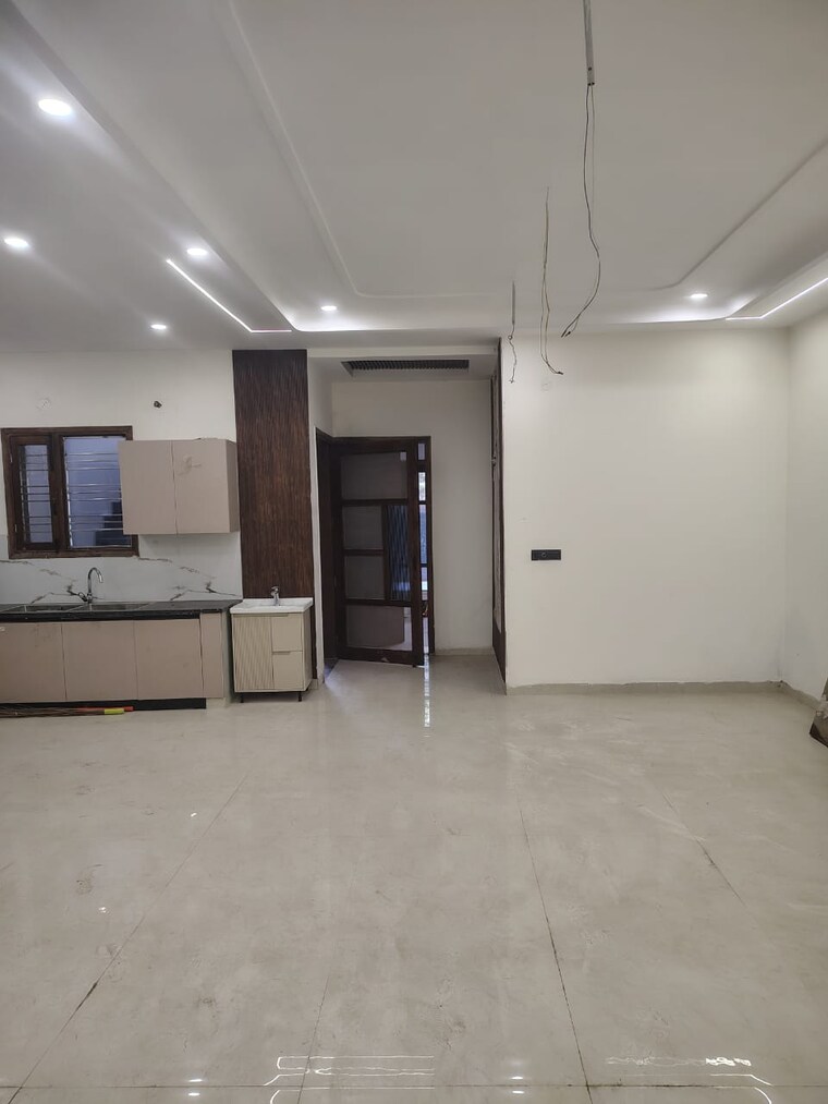 Room, dhakoli 6 Bedroom 215 Sq.Ft. Independent House In Dhakoli Zirakpur 9430703