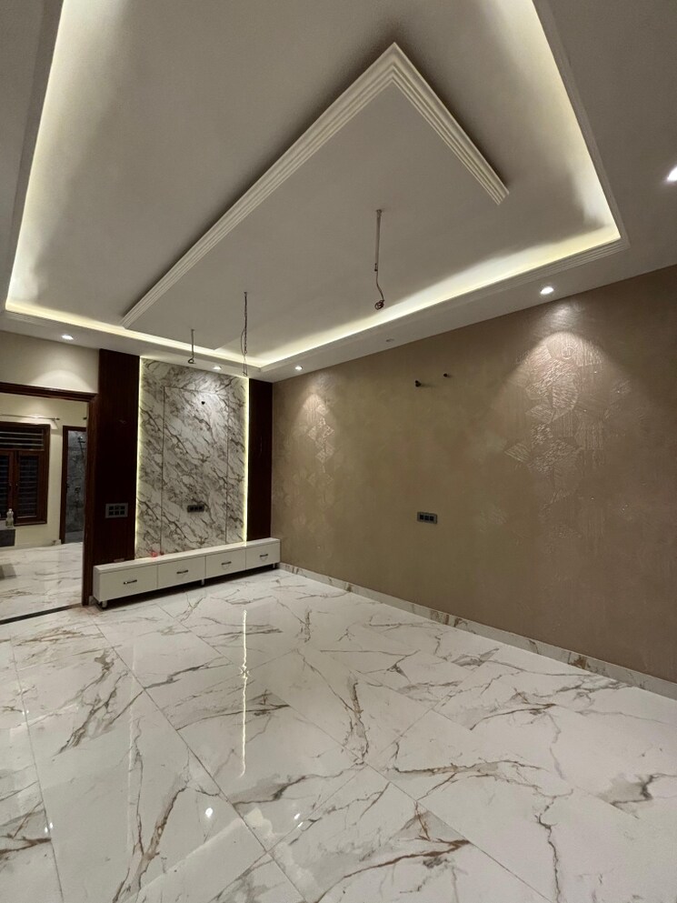 Room, sector 123 3 Bedroom 107 Sq.Yd. Independent House In Sector 123 Mohali 9430749