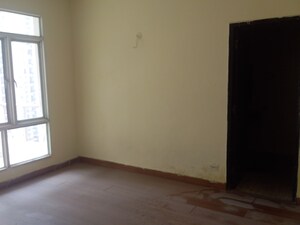 Room in 3 BHK Apartment at Supertech Czar Suites, Omicron I Greater Noida – for Sale