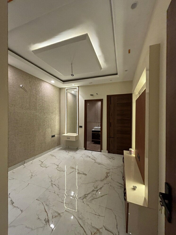 Room, sector 123 4 Bedroom 107 Sq.Yd. Independent House In Sector 123 Mohali 9430771