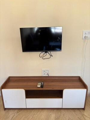 Furnished Amenities in 2 BHK Apartment at Naman Habitat, Andheri West – for Rent