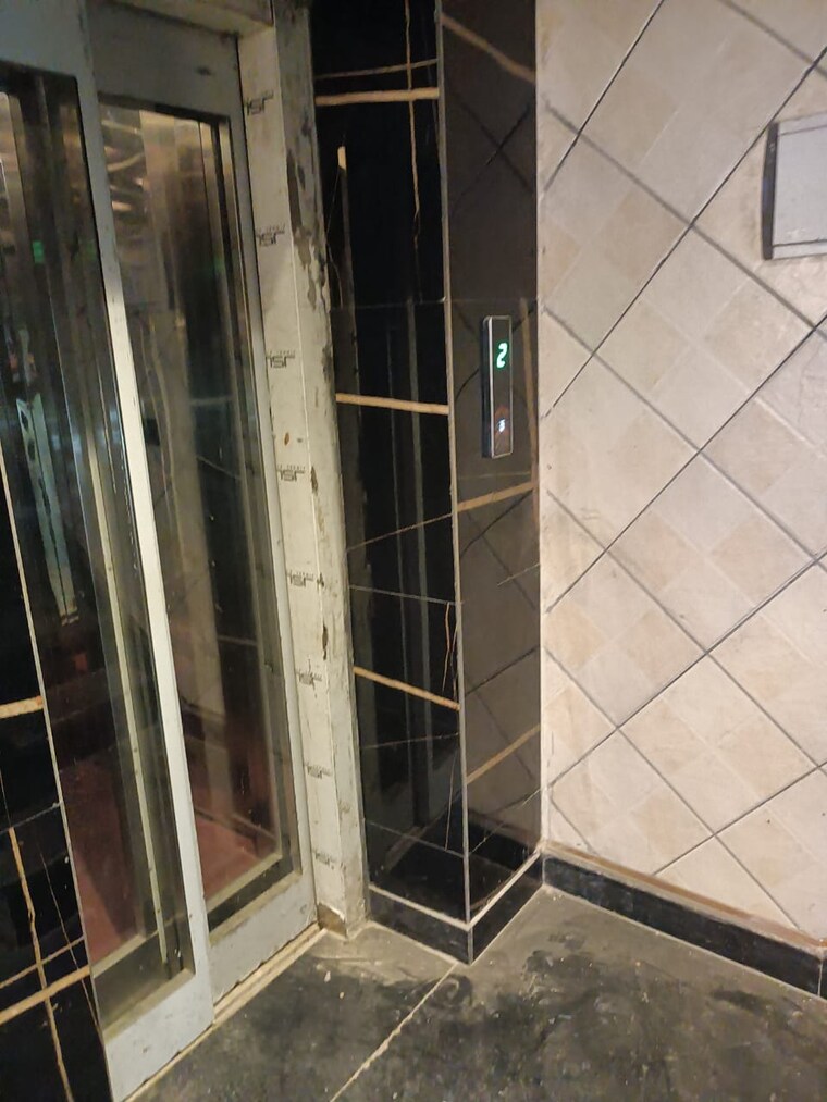 Balcony, jagriti enclave 3 Bedroom 950 Sq.Ft. Builder Floor In Jagriti Enclave Delhi 9430888