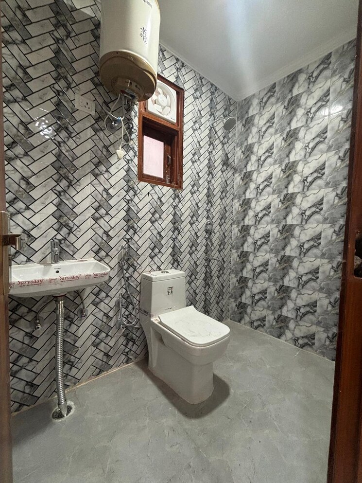 Bathroom, saket 2 Bedroom 850 Sq.Ft. Builder Floor In Saket Delhi 9430887