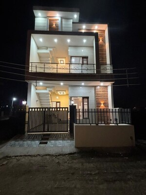 4 BHK Independent House For Sale in Sunny Enclave