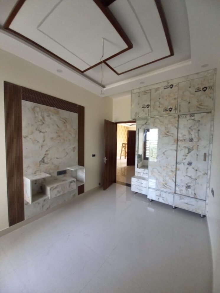 Room, sunny enclave 4 Bedroom 110 Sq.Yd. Independent House In Sunny Enclave Mohali 9431067