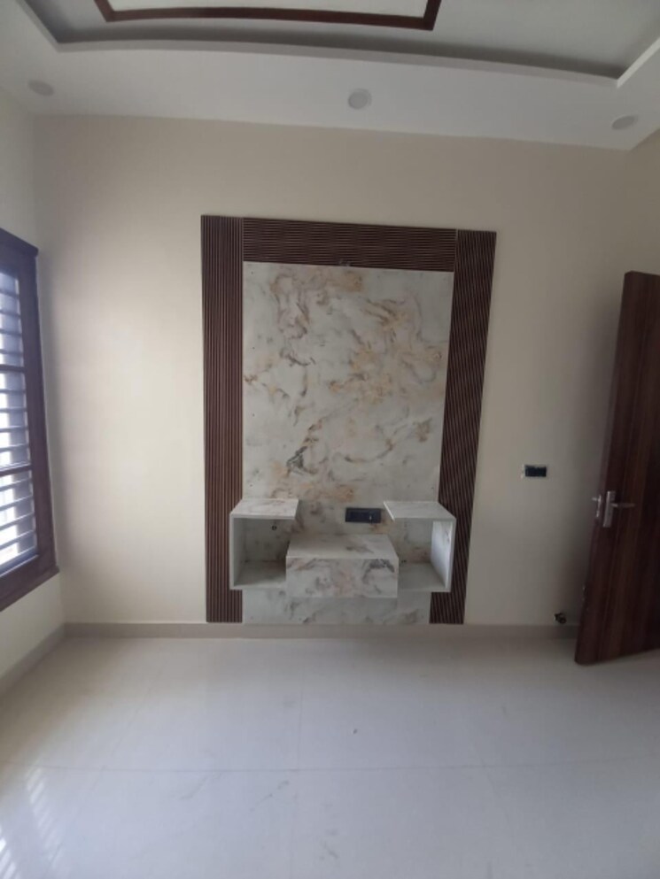 Room, sunny enclave 4 Bedroom 110 Sq.Yd. Independent House In Sunny Enclave Mohali 9431067