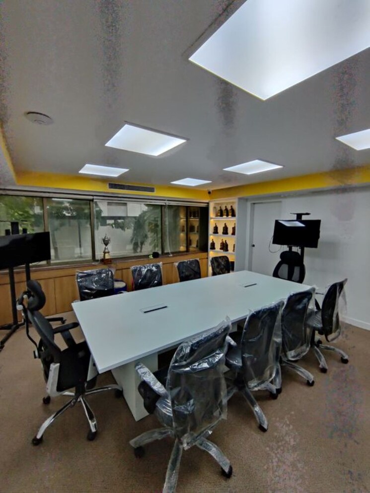 Team Area, vijay nagar Commercial Office Space 2500 Sq.Ft. In Vijay Nagar Indore 9430917
