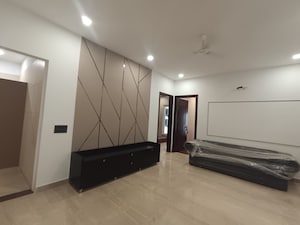 Room in 6+ BHK Villa at Sushant Lok I – for Sale