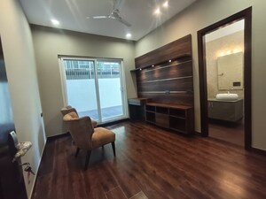 Parking in 6+ BHK Villa at Sushant Lok I – for Sale