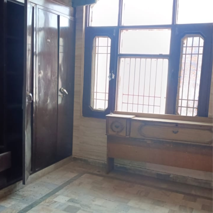 undefined, baltana Commercial Shop 1400 Sq.Ft. In Baltana Zirakpur 9431177