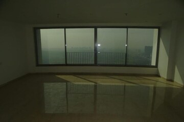 Room in 3 BHK Apartment at Oberoi Realty Esquire, Goregaon East – for Rent