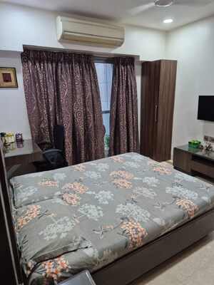 Bedroom in 3 BHK Apartment at Santacruz West – for Rent